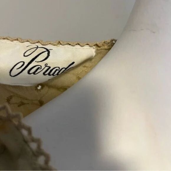 Vintage Boho tan Embroidered Sleeveless cropped top button front small - Picture 3 of 6